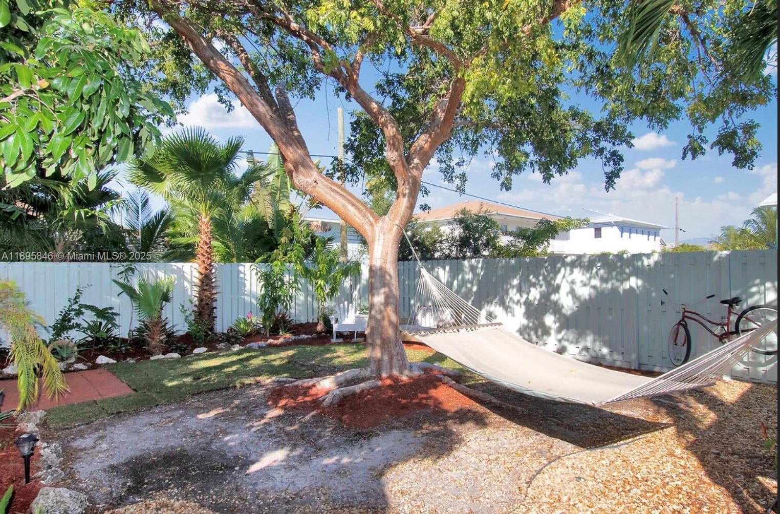 KEY COLONY BEACH - Residential