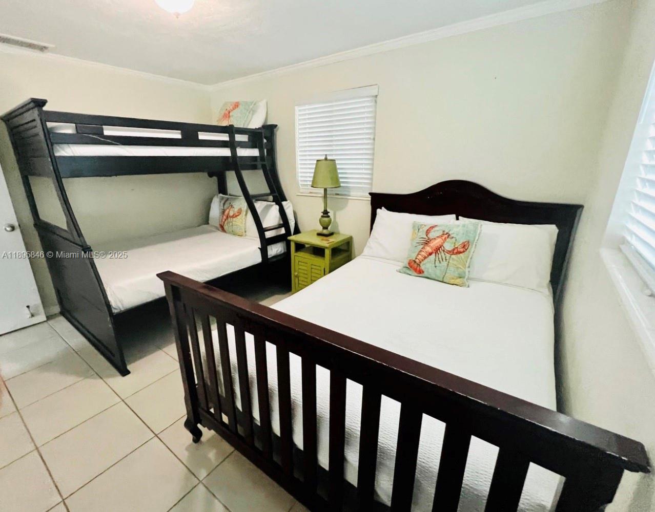 KEY COLONY BEACH - Residential