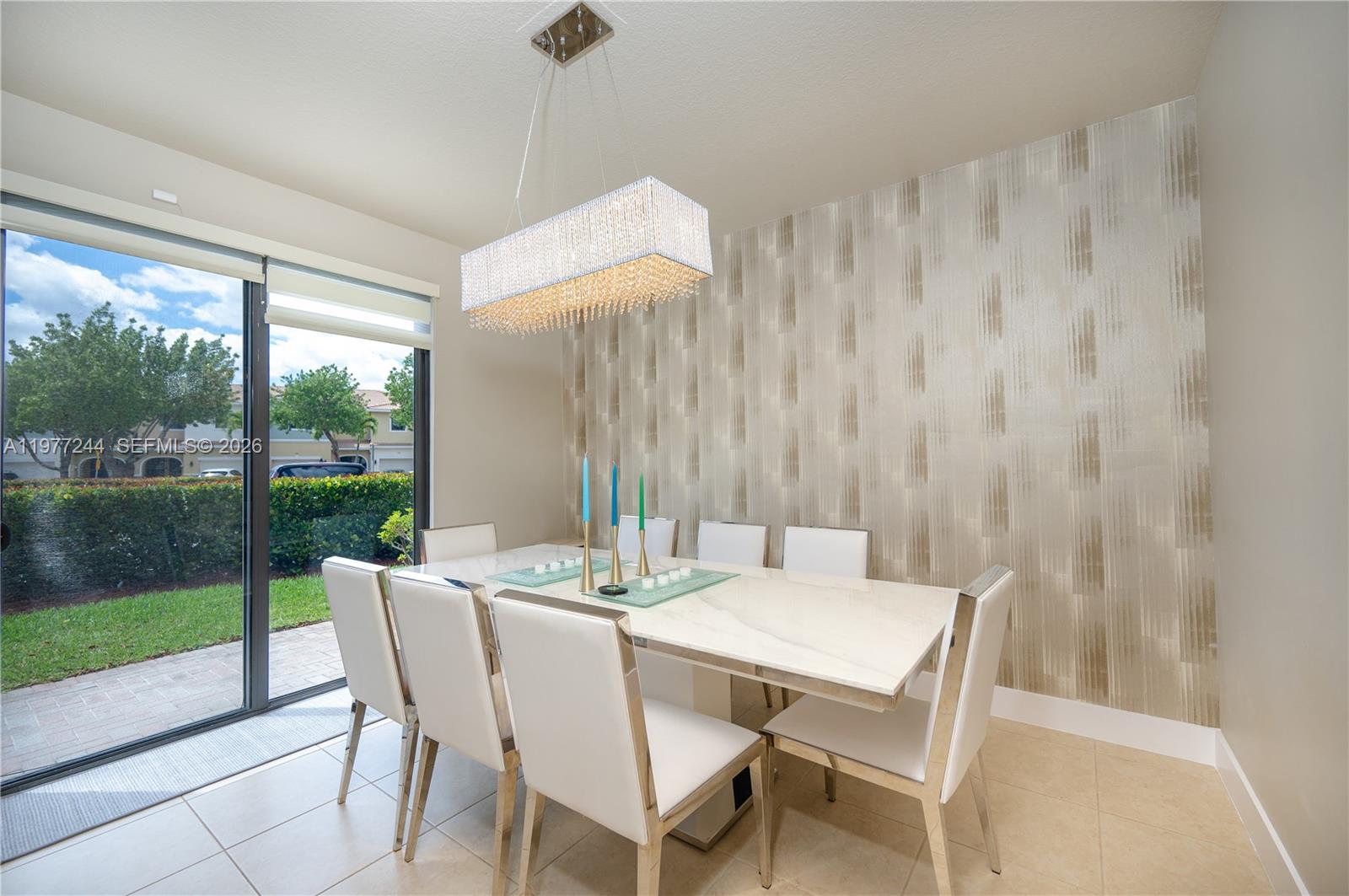 CHAMPION LAKES - Residential