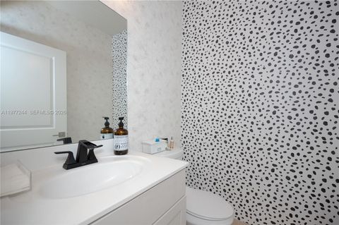 Tiny photo for 340 NE 194th Ln, Miami, FL 33179 (MLS # A11977244)