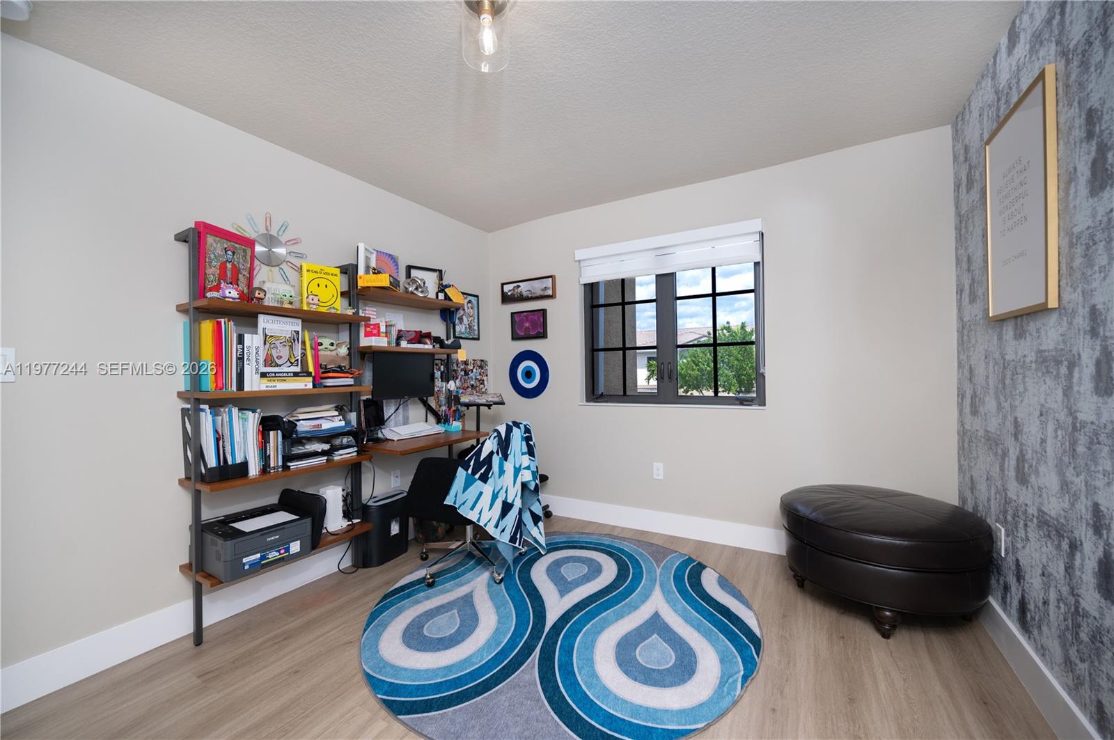 CHAMPION LAKES - Residential