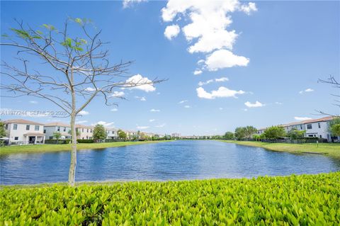 Tiny photo for 340 NE 194th Ln, Miami, FL 33179 (MLS # A11977244)