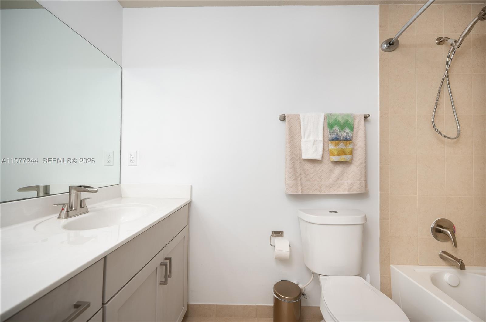 CHAMPION LAKES - Residential