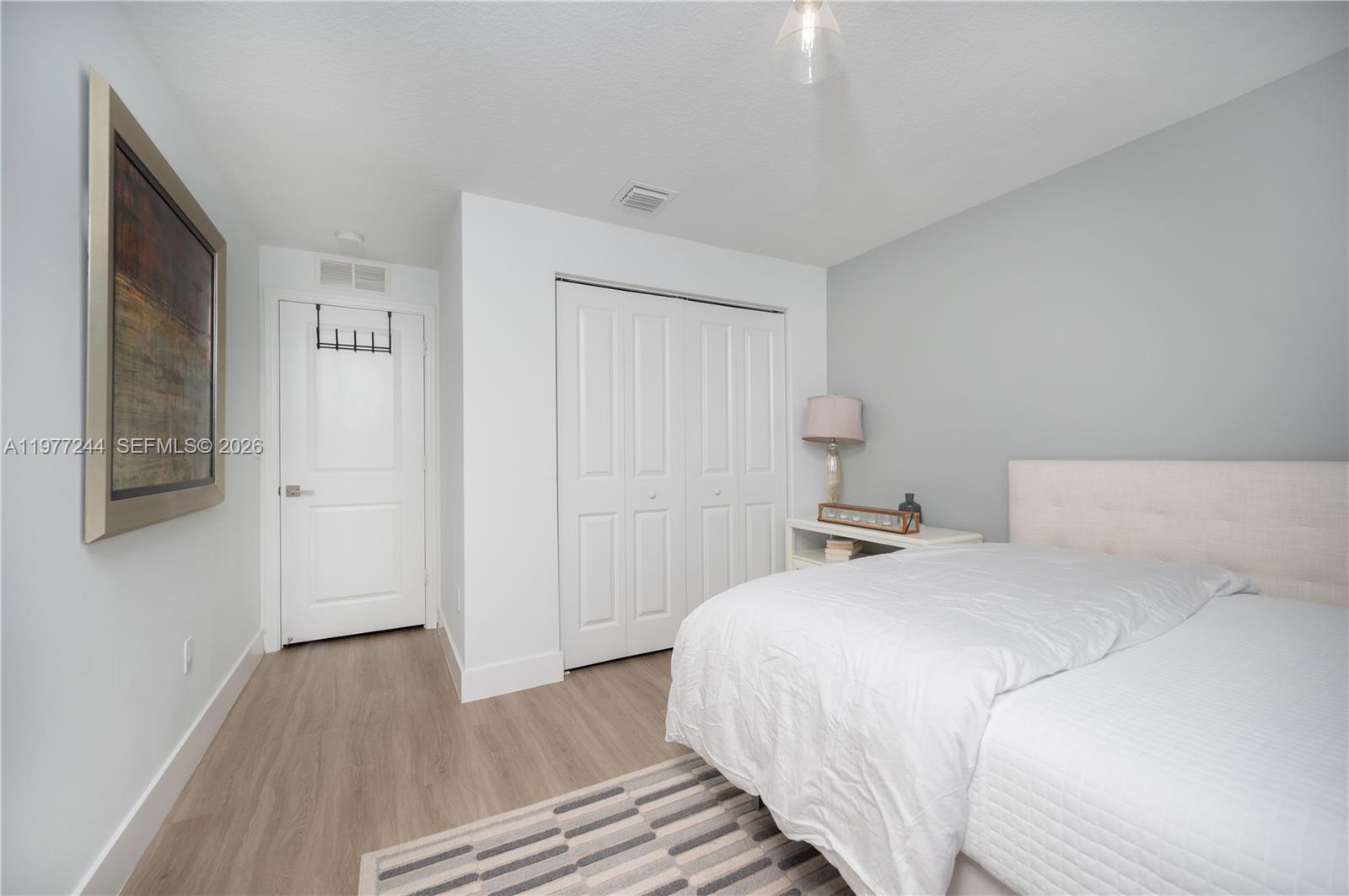 CHAMPION LAKES - Residential