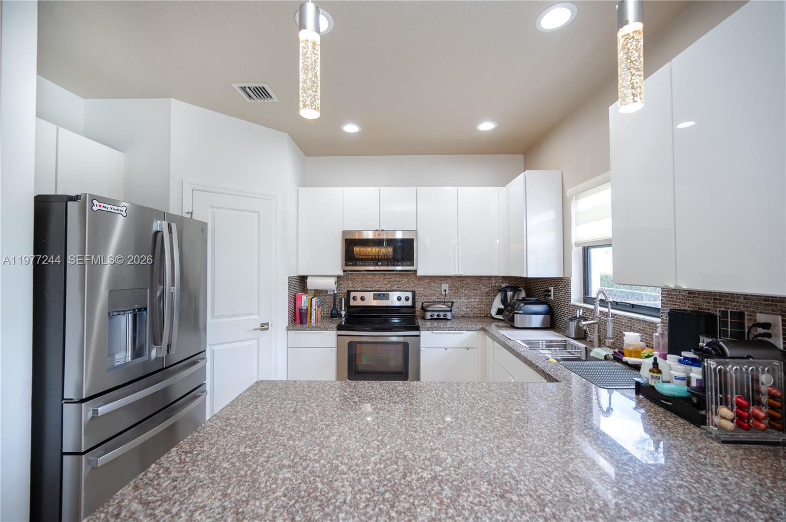 CHAMPION LAKES - Residential