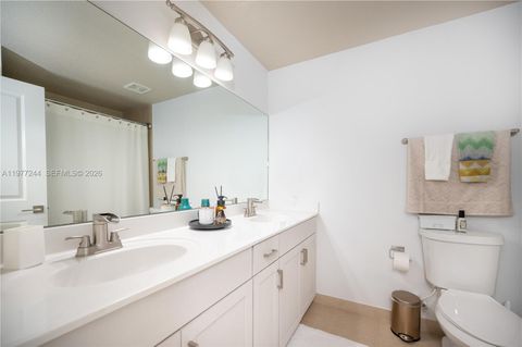 Tiny photo for 340 NE 194th Ln, Miami, FL 33179 (MLS # A11977244)