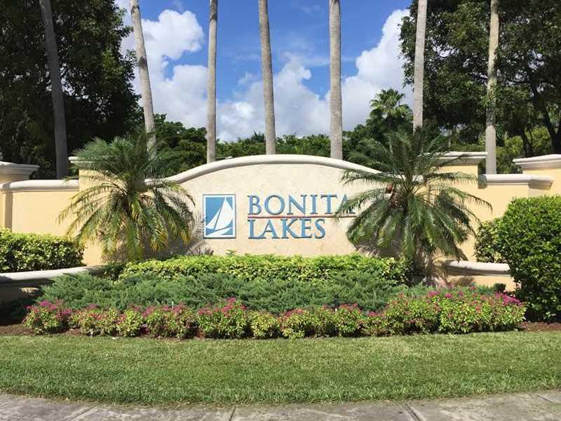 IMPECCABLE HOUSE 3/2 ALL MARBLE FLOORS AND BATHROOMS, LIVING ROOM , DINE ROOM, ONE CAR GARAGE, UPGRADED APPLIANCES, BEAUTIFUL CLUB HOUSE AND AMENITIES & MUCH MORE.