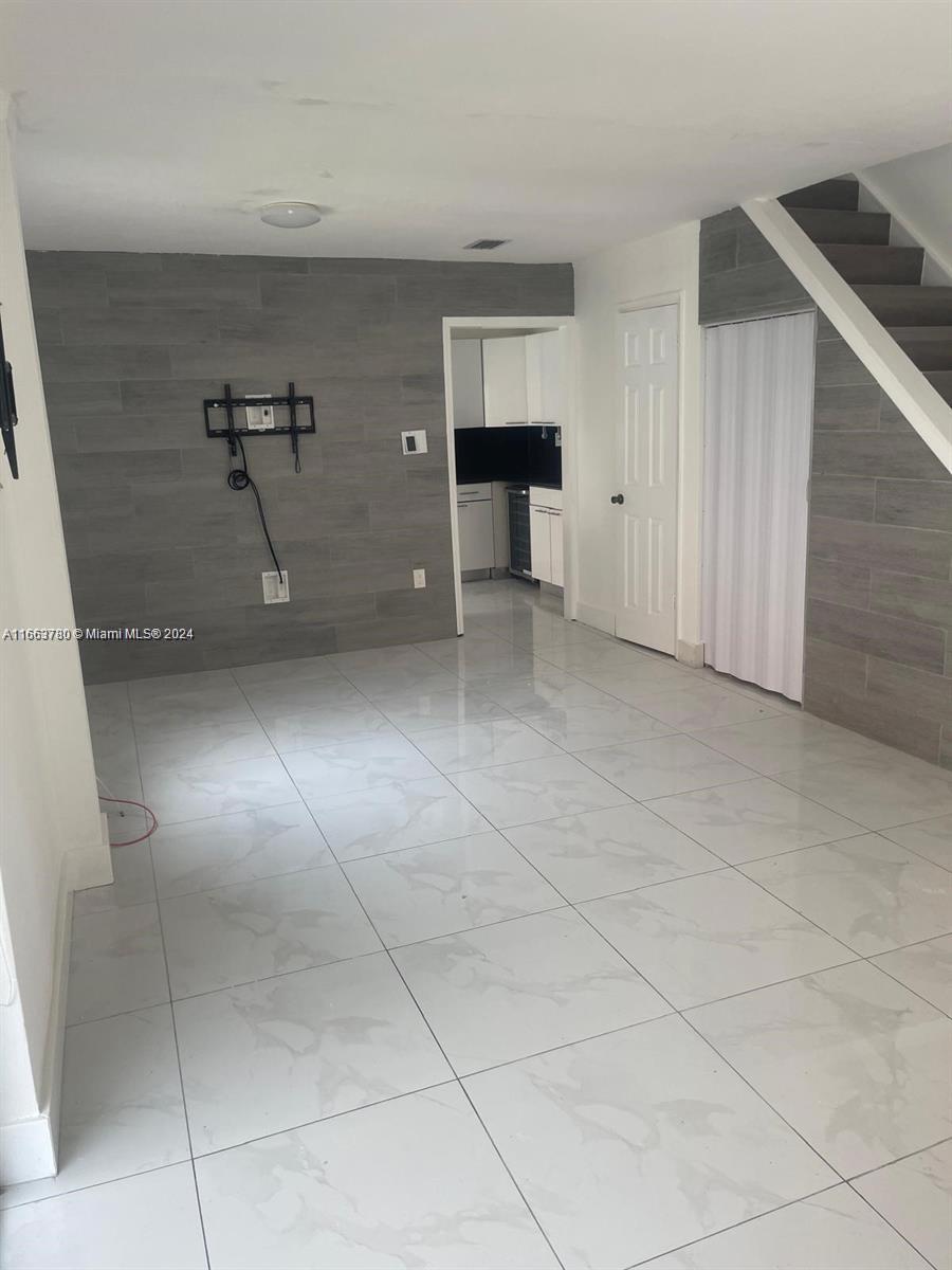 1590 W 46th St 233, Hialeah, Miami-Dade County, Florida - 2 Bedrooms  
2 Bathrooms - 