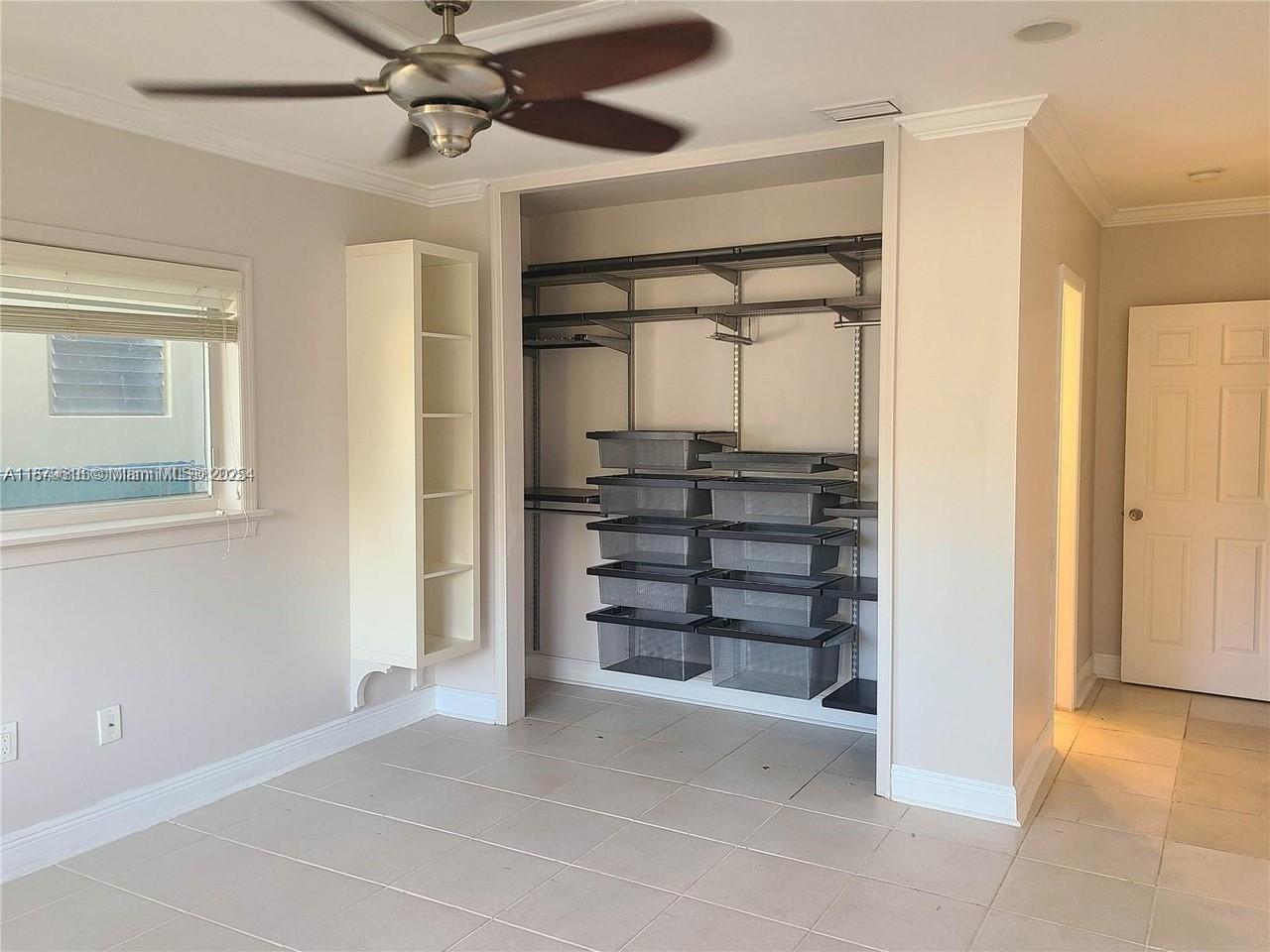 LUCY CONDO - Residential