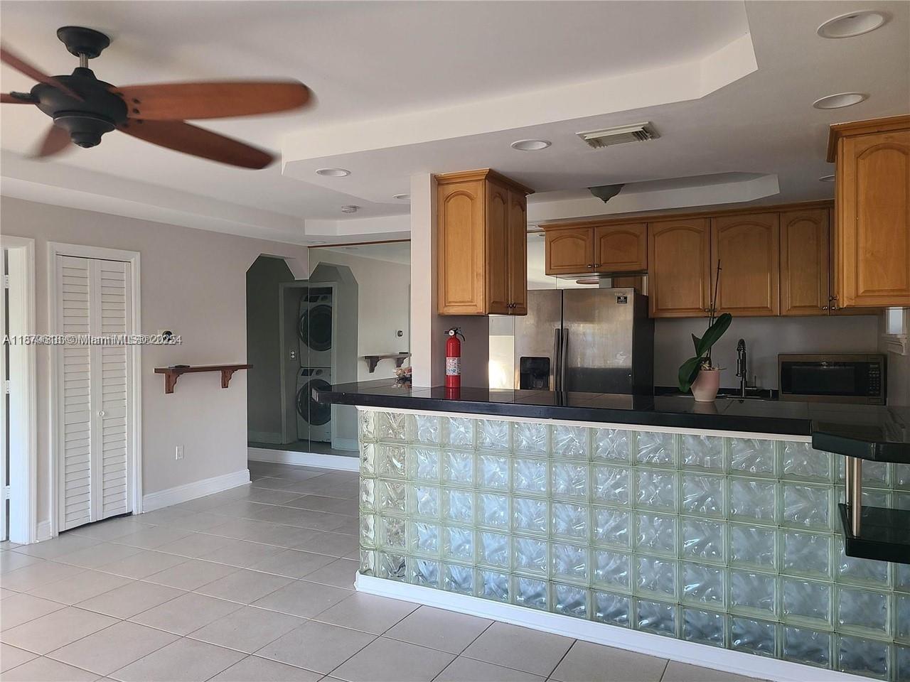 LUCY CONDO - Residential