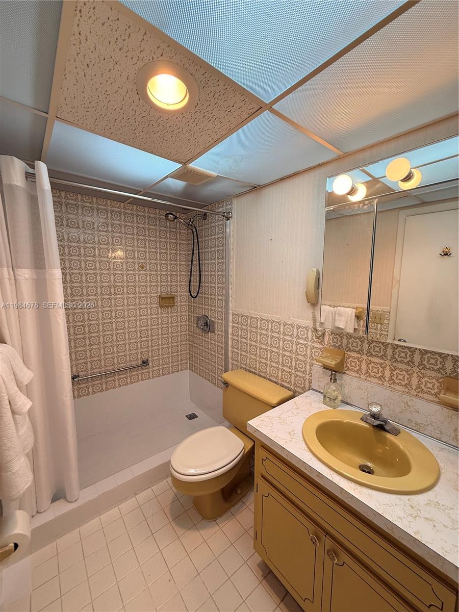 WATERWAY ISLES CONDO - Residential