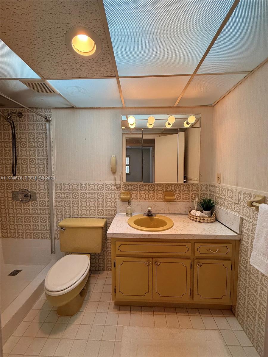 WATERWAY ISLES CONDO - Residential