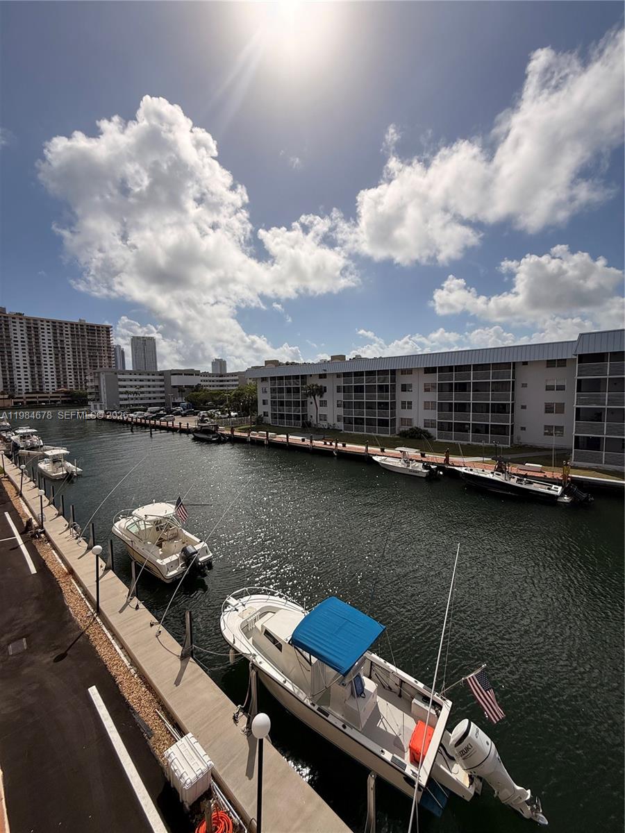 3860 NE 170th St 304