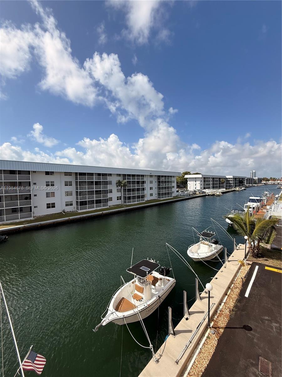 WATERWAY ISLES CONDO - Residential