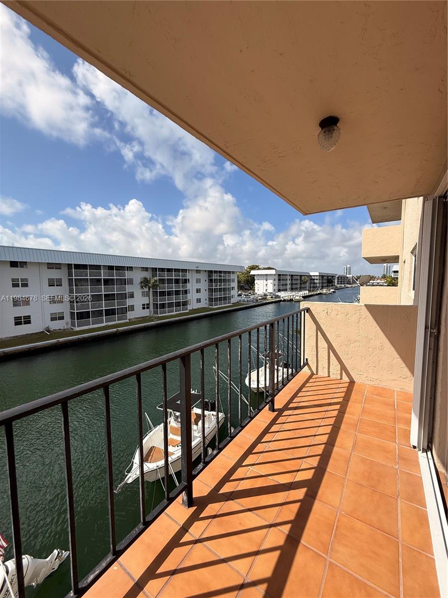 WATERWAY ISLES CONDO - Residential