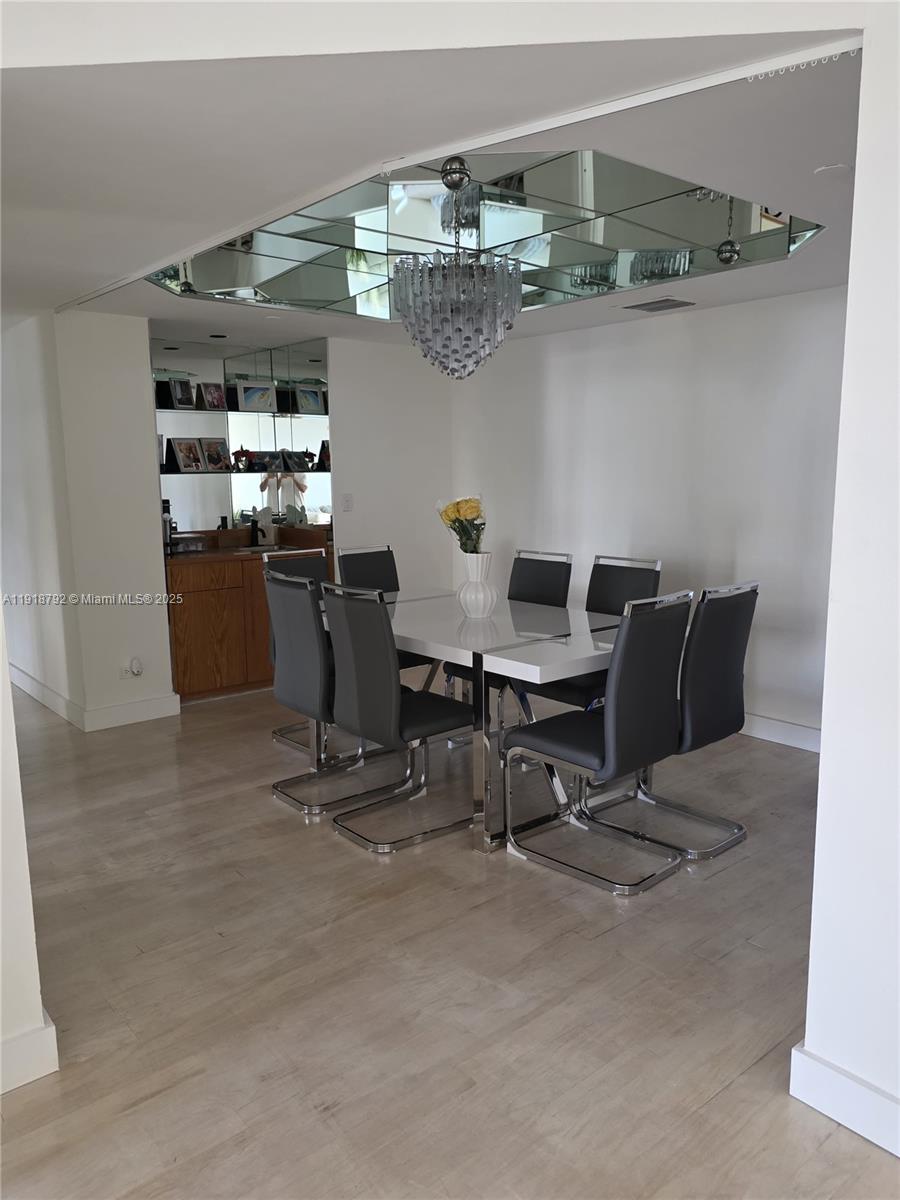 20191 E Country Club Dr 403