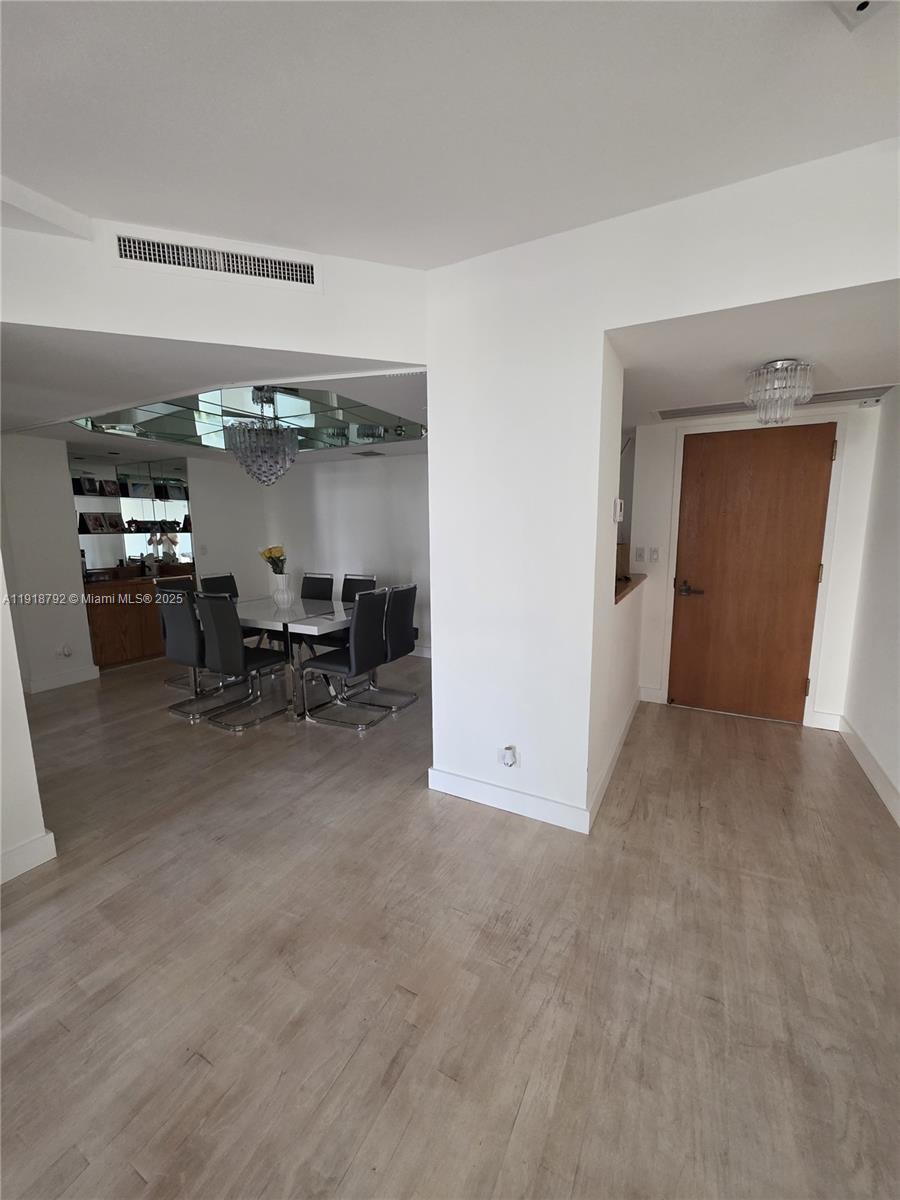 20191 E Country Club Dr 403