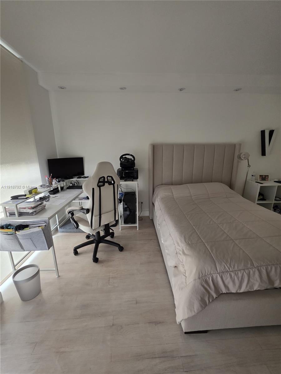 TERRACES NORTH TURNBERRY - Residential