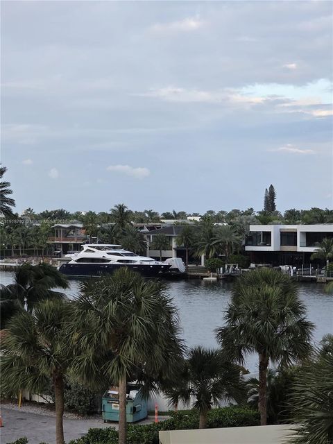 Photo of 20191 E Country Club Dr #403, Aventura, FL 33180 (MLS # A11918792)