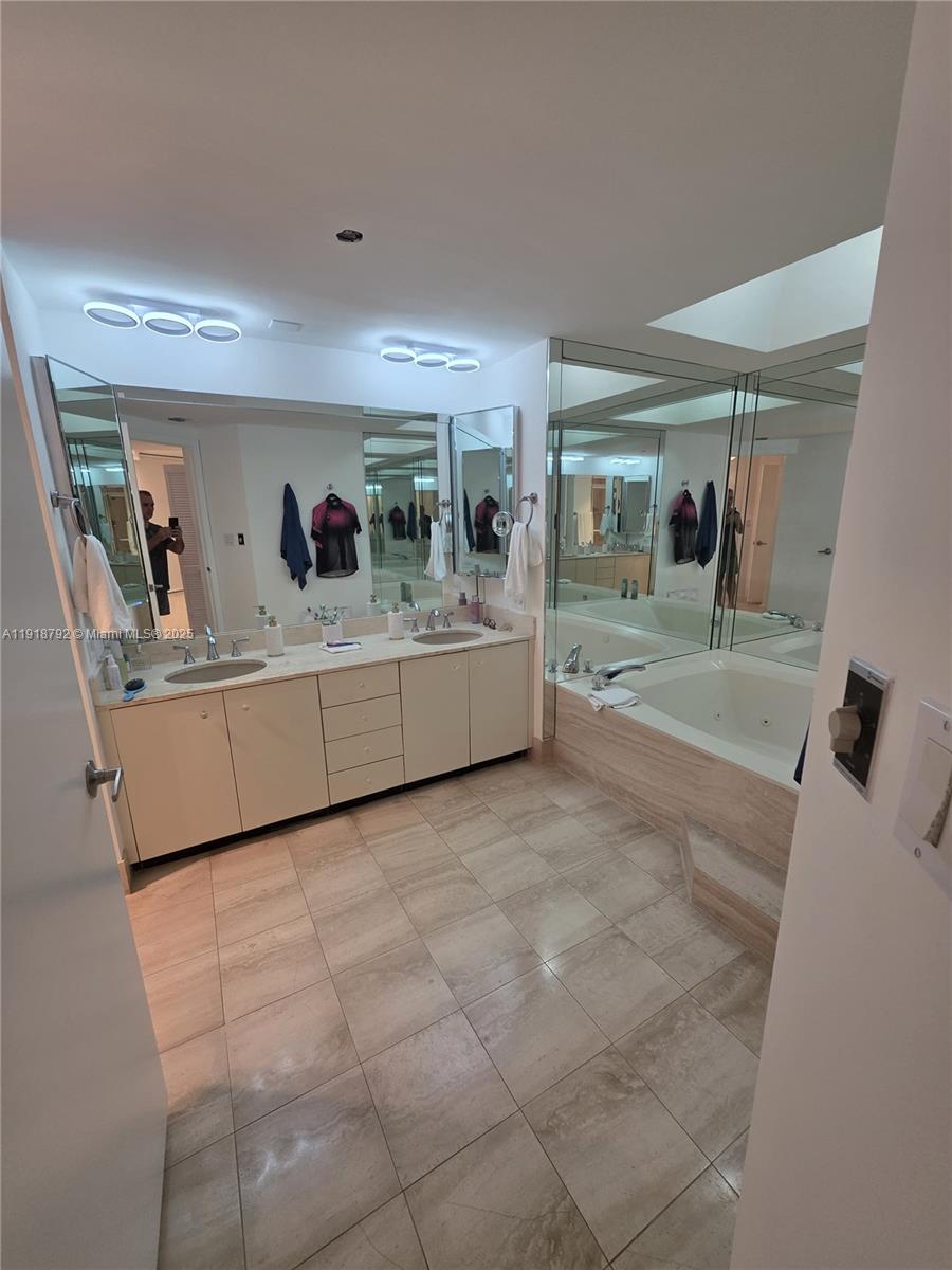 TERRACES NORTH TURNBERRY - Residential