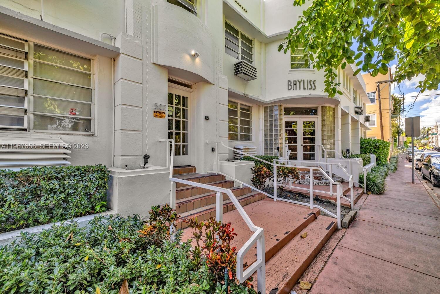 THE BAYLISS CONDO - Residential