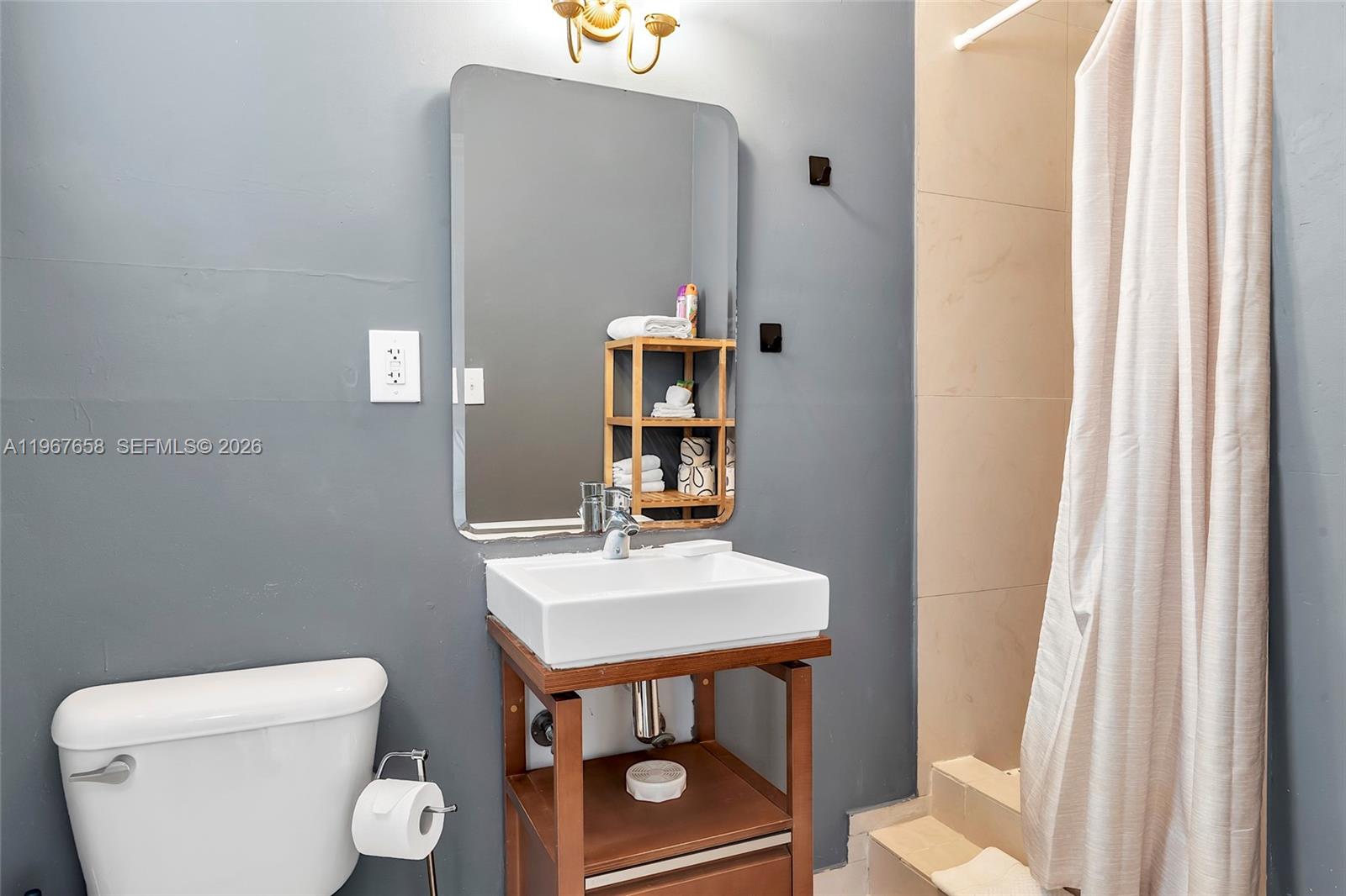 THE BAYLISS CONDO - Residential