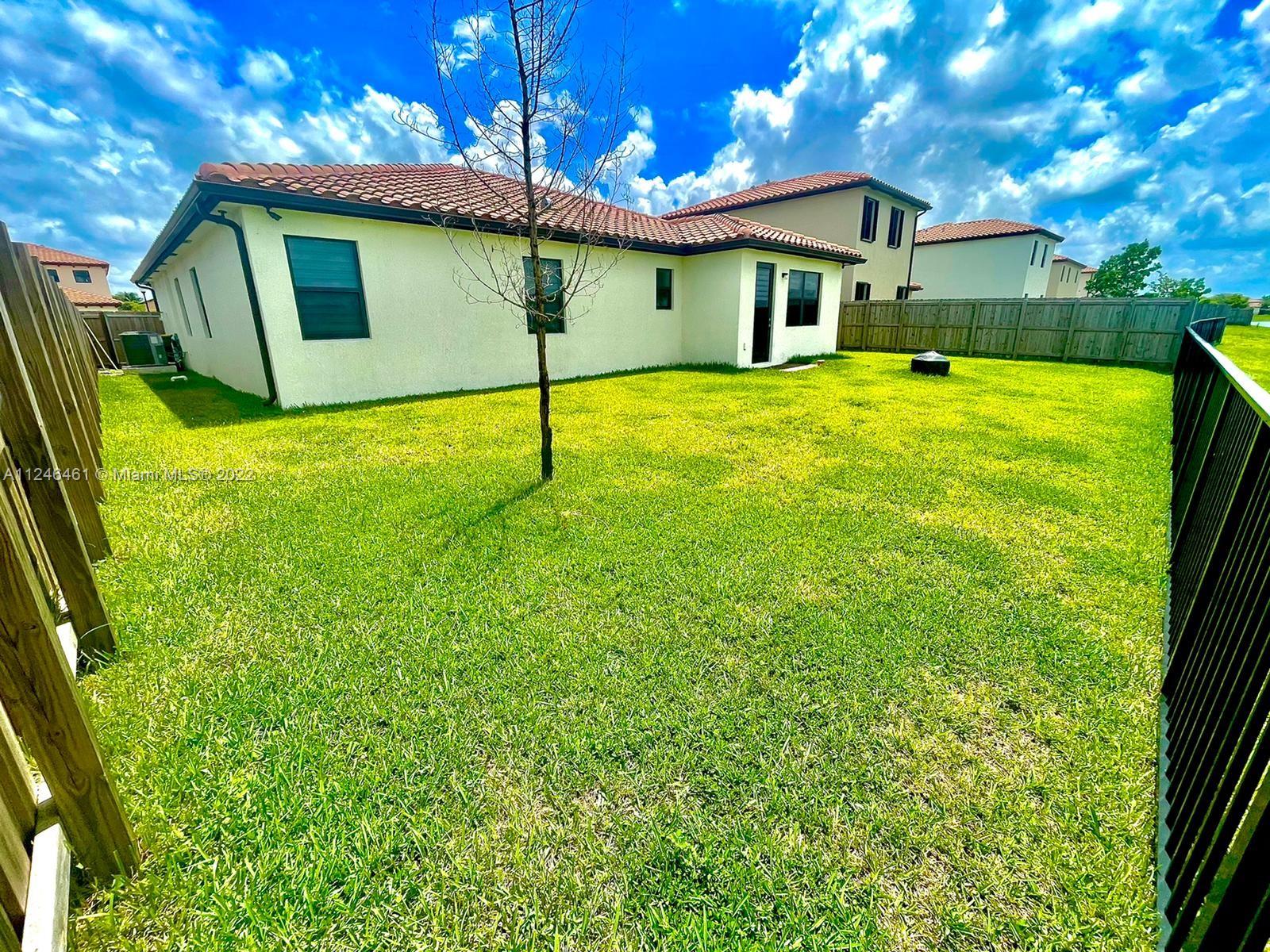 KINGMAN COMMONS - Residential