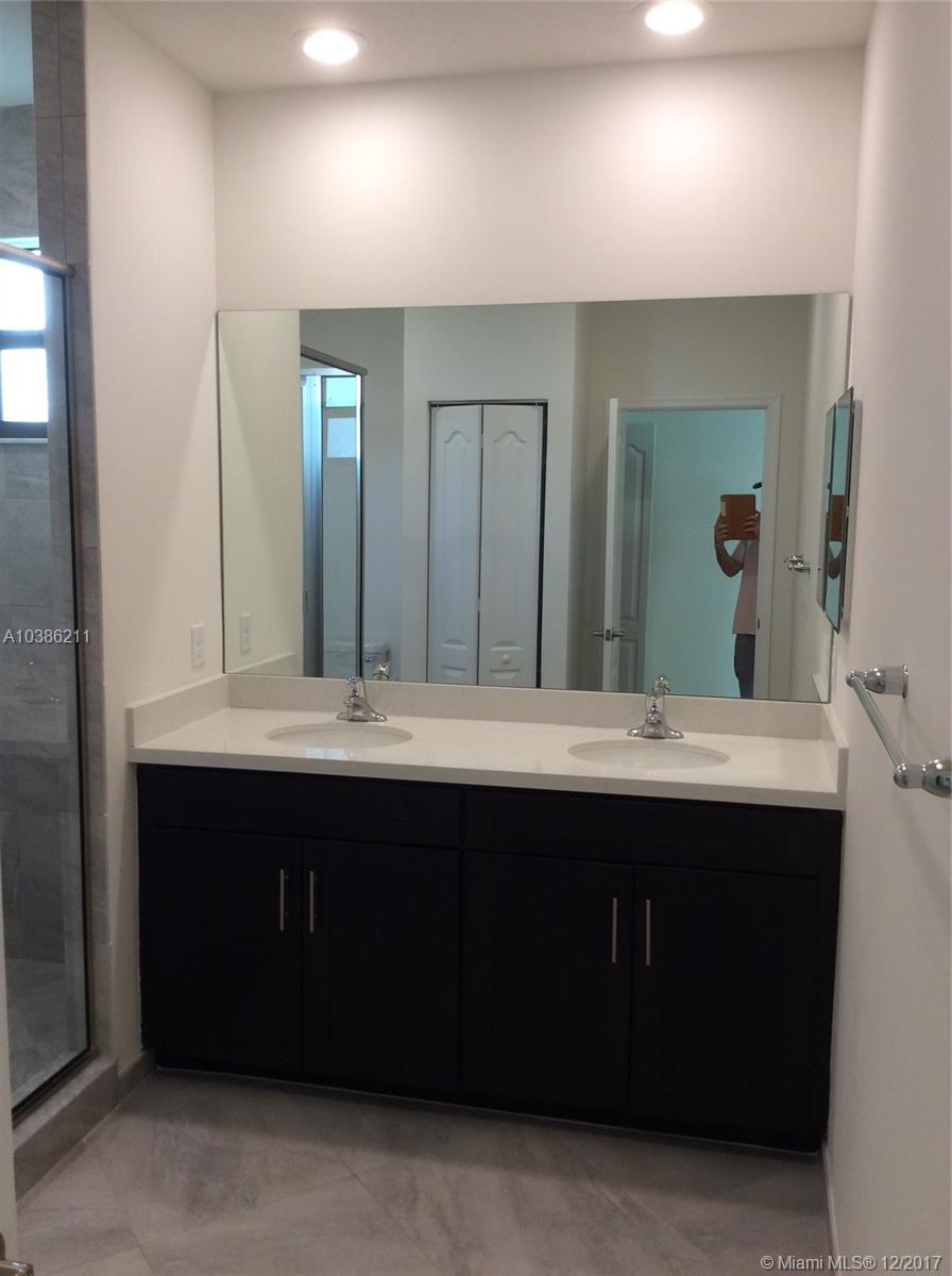 FLAVOR PICT TOWNHOMES PUD - Residential Lease