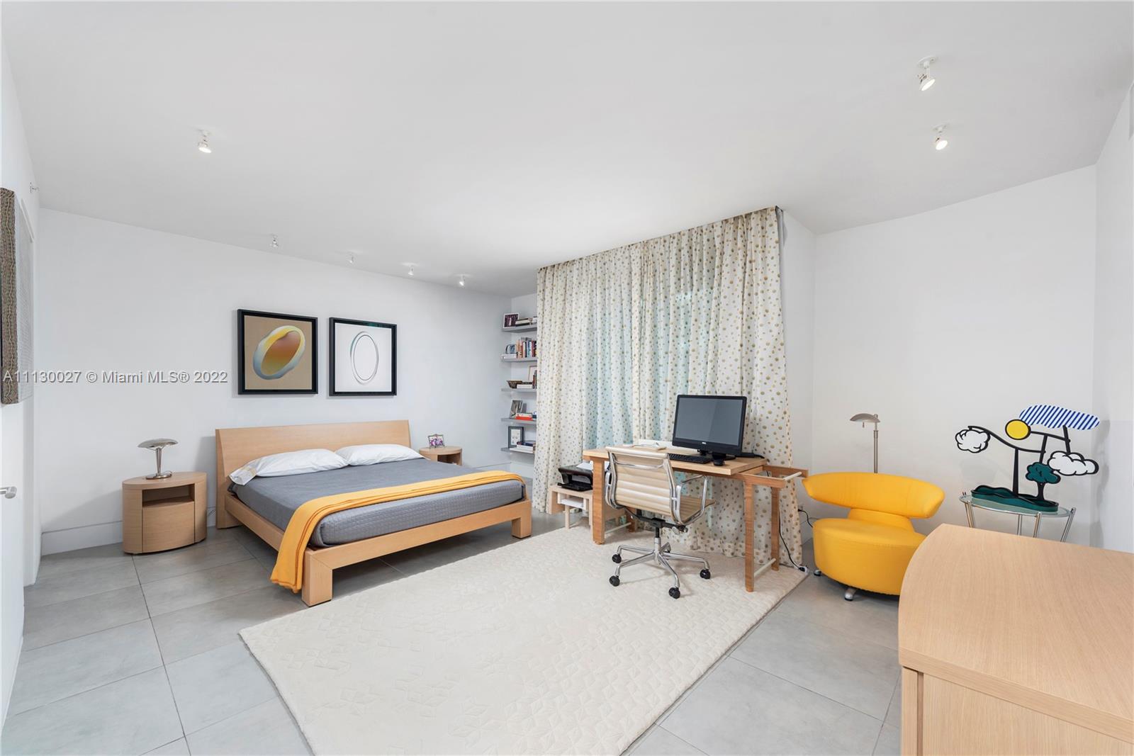 AZURE CONDO - Residential