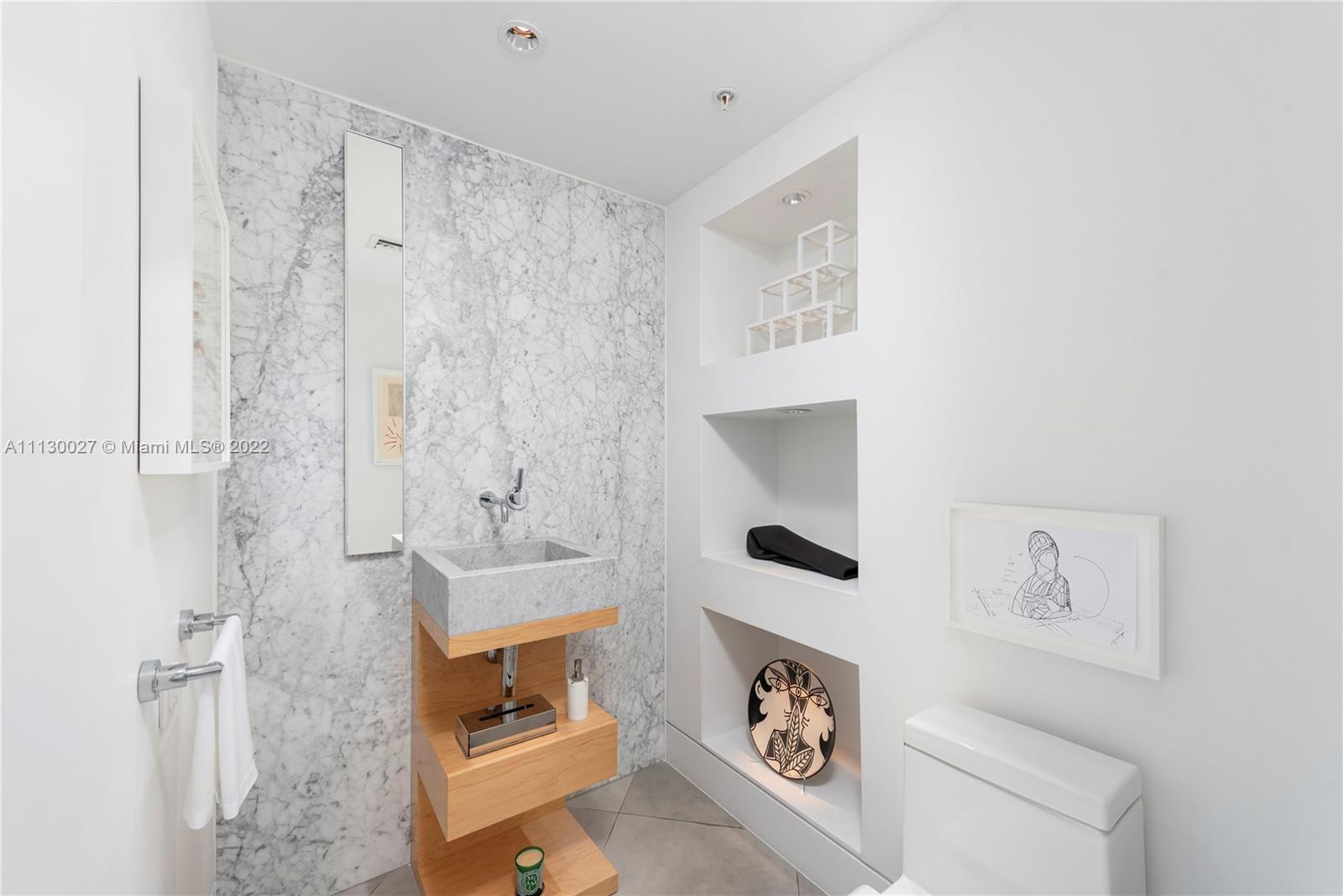 AZURE CONDO - Residential