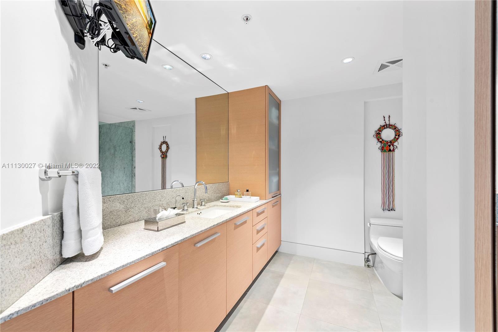 AZURE CONDO - Residential