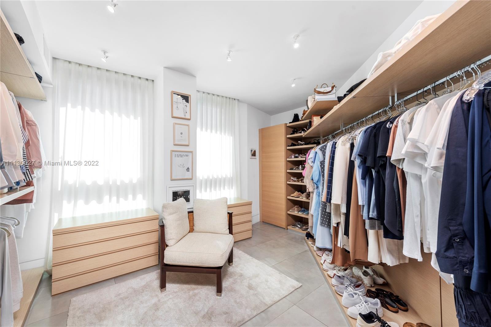 AZURE CONDO - Residential