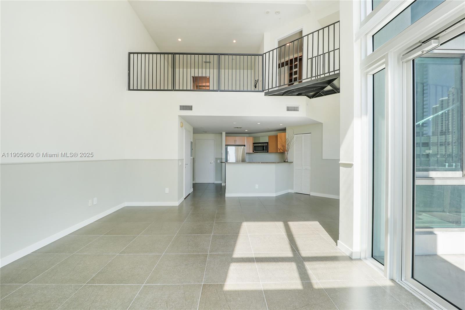 MET 1 CONDO - Residential