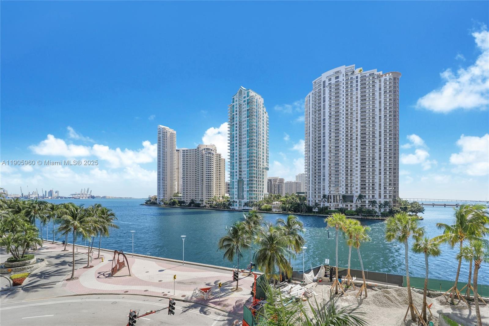 MET 1 CONDO - Residential