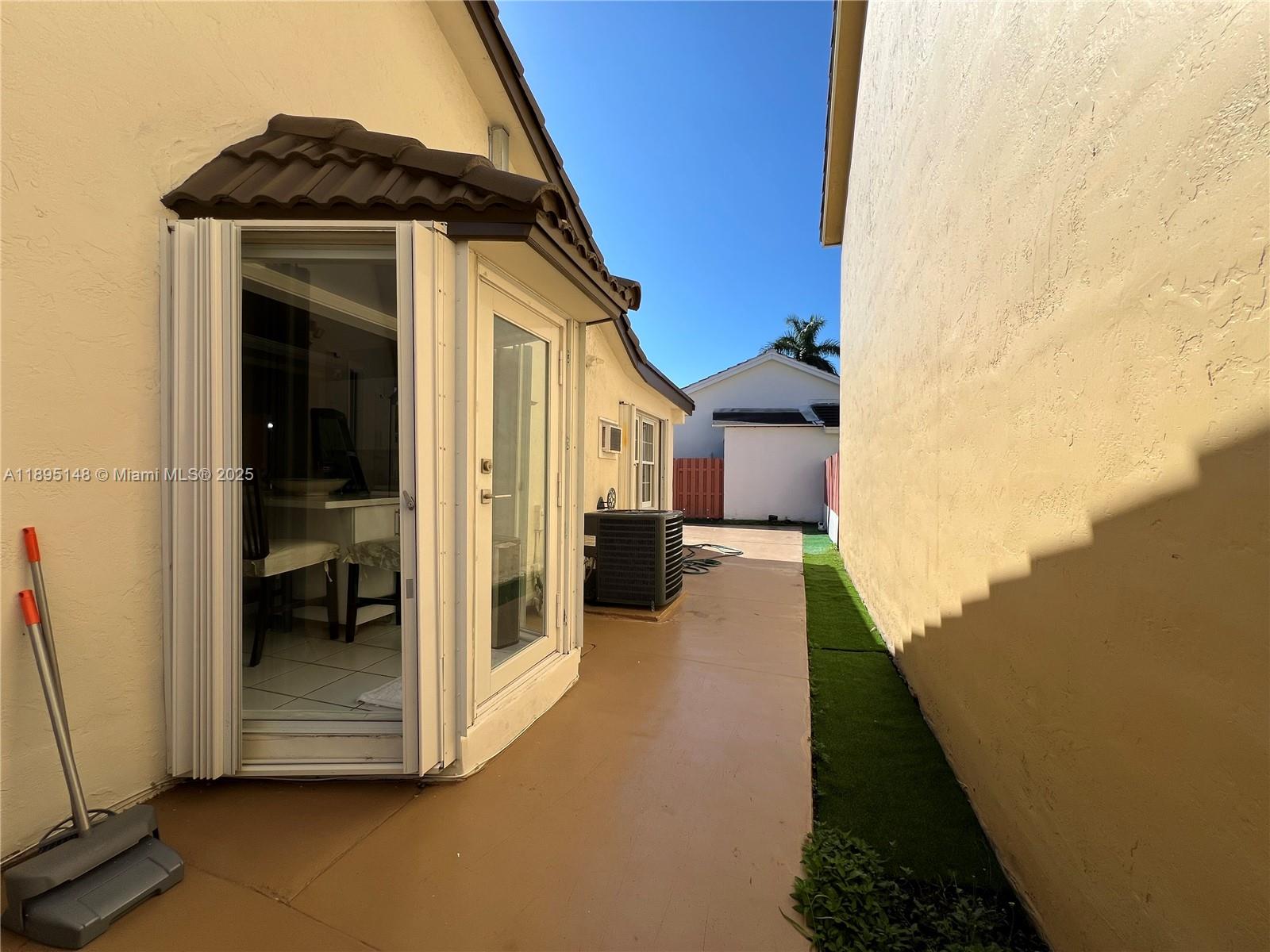 SHOMA HOMES AT KENDALL - Residential