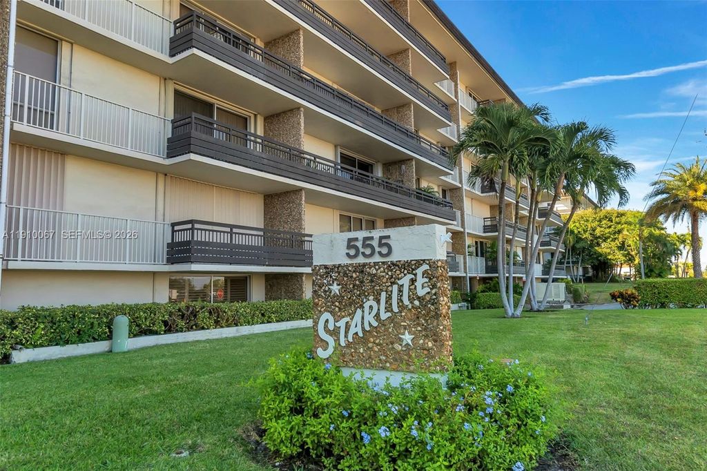 Photo of 555 NW 4th Ave #2200, Boca Raton, FL 33432 (MLS # A11910067)