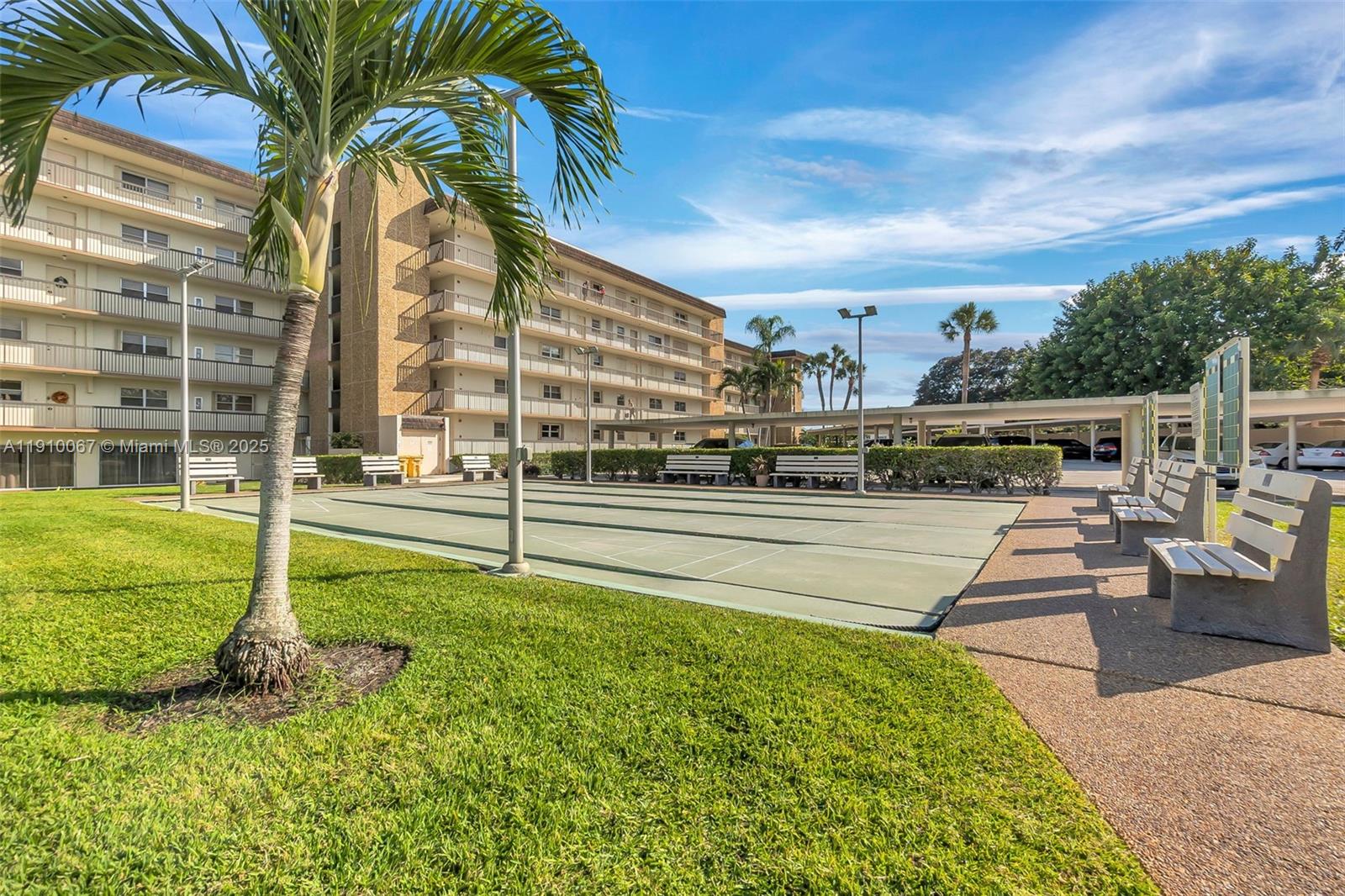 STARLITE CONDO - Residential