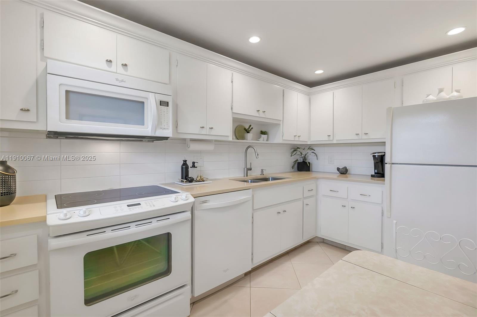 STARLITE CONDO - Residential