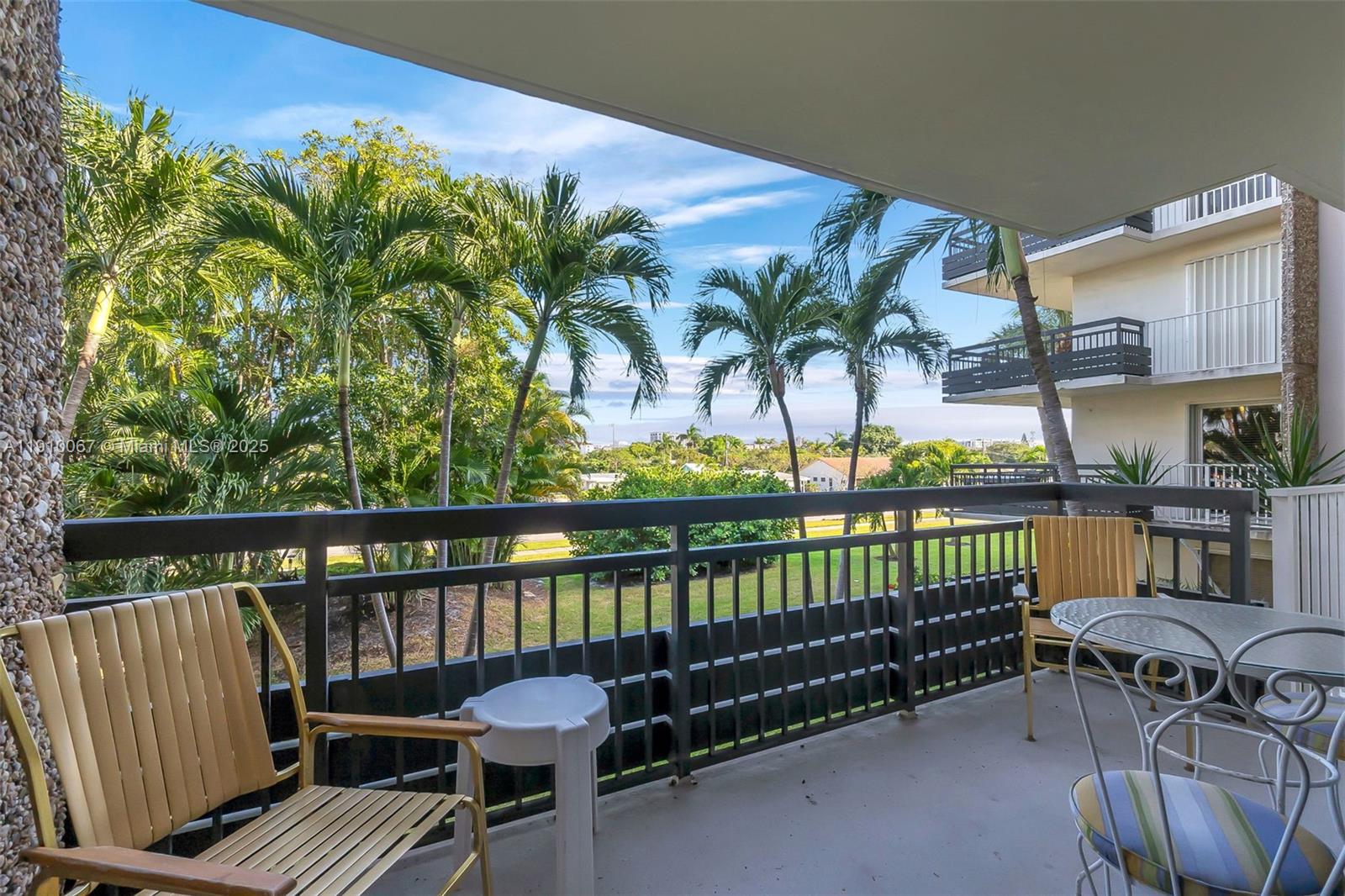 STARLITE CONDO - Residential