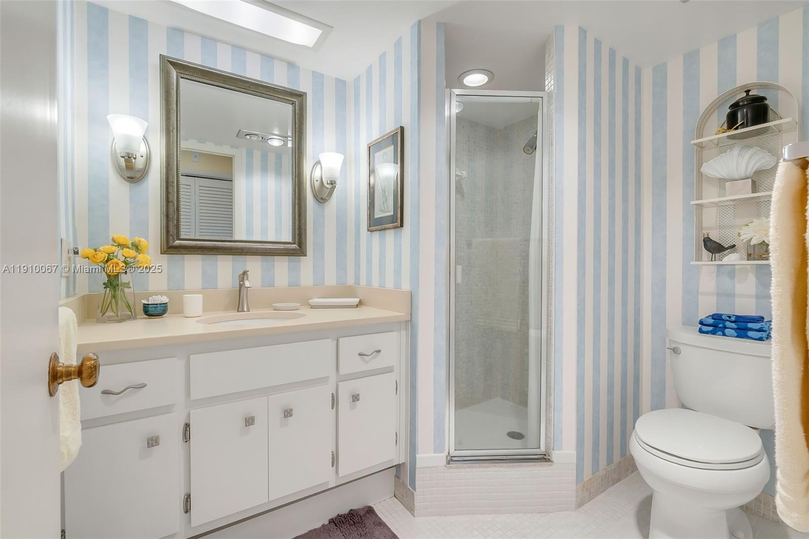 STARLITE CONDO - Residential