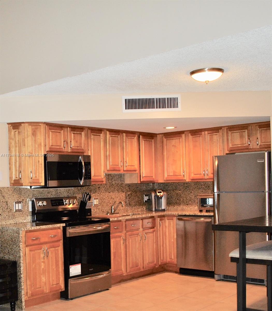 49 Deer Creek Rd E105