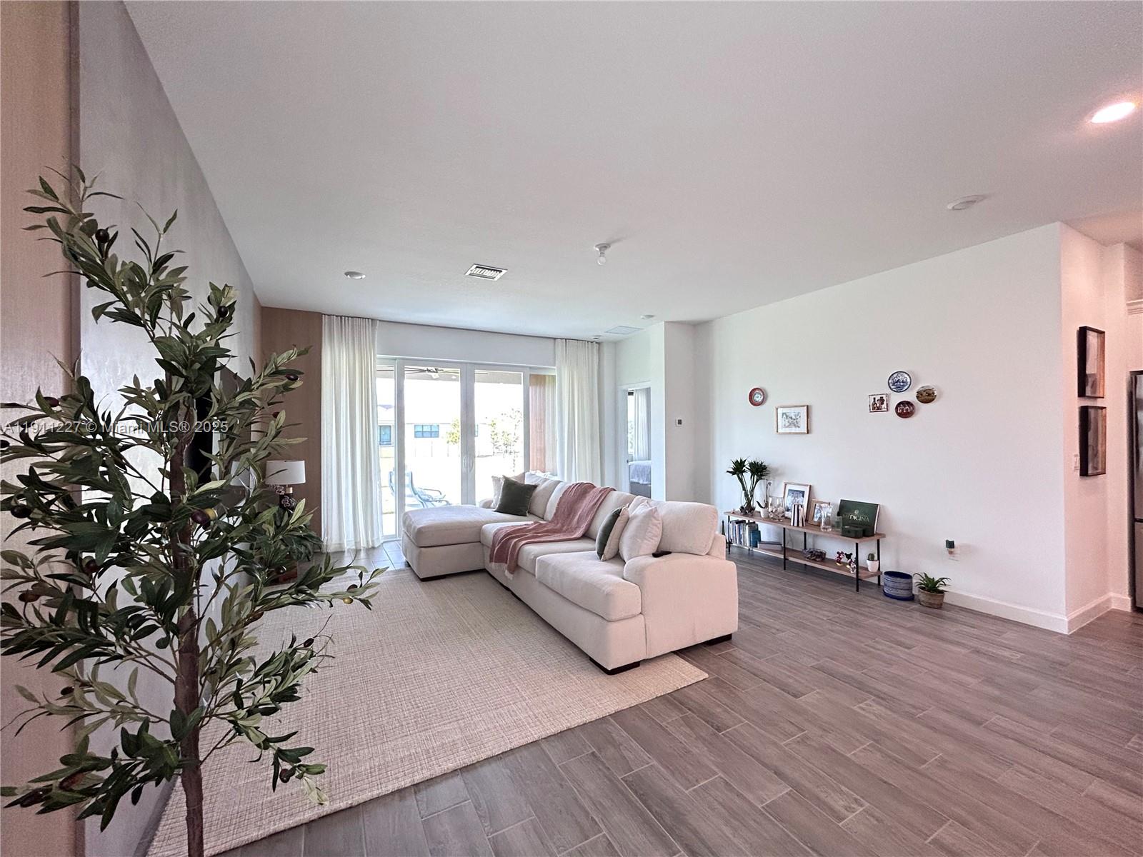 ARDEN PUD POD I NORTH - Residential Lease