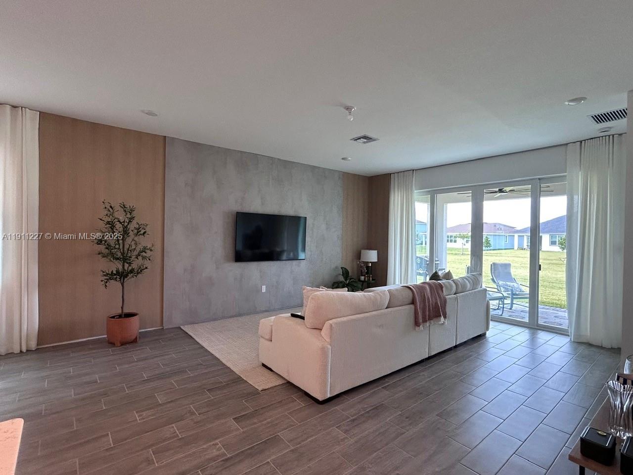 ARDEN PUD POD I NORTH - Residential Lease