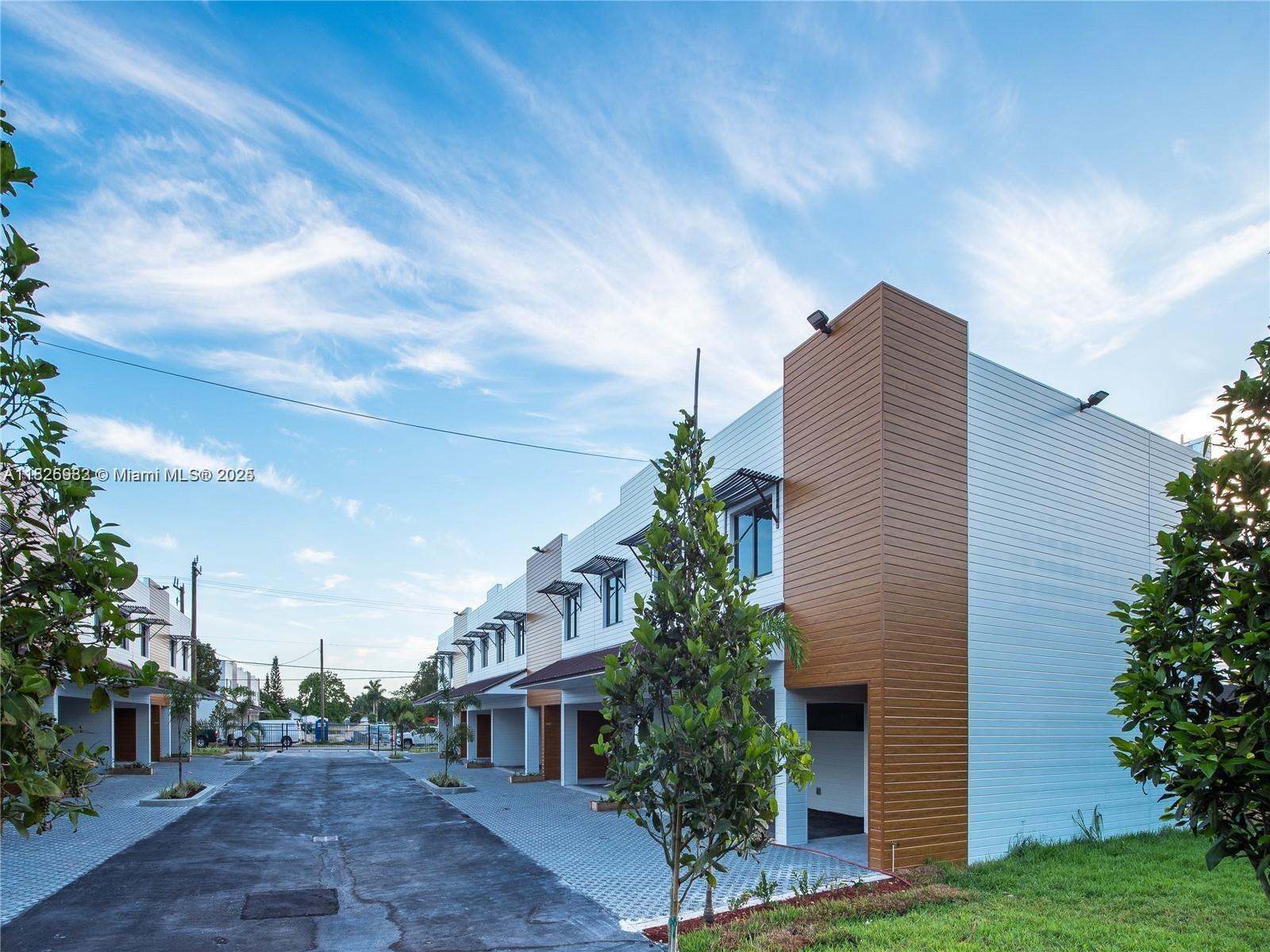 926 NW 10 STREET 2