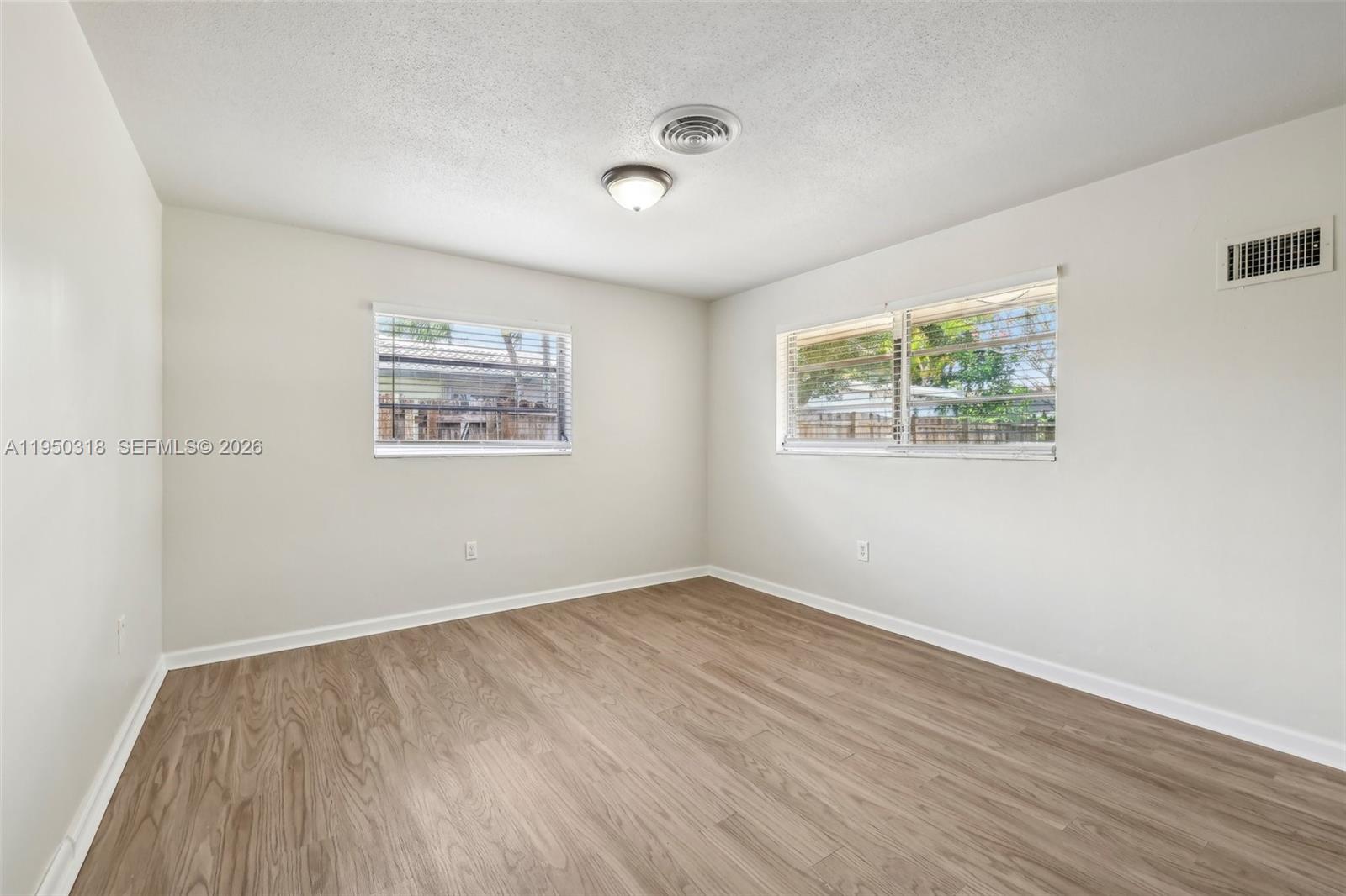 COUNTRY CLUB VILLAGE SEC - Residential