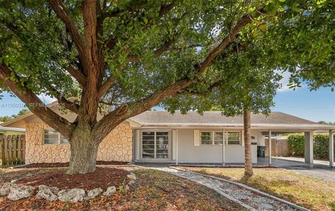 Photo of 334 NW 12th Ave, Boca Raton, FL 33486 (MLS # A11950318)