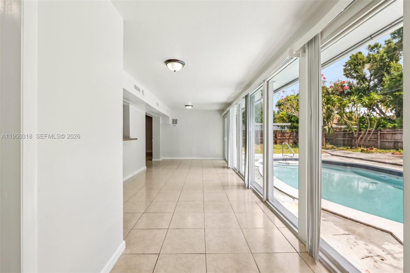 COUNTRY CLUB VILLAGE SEC - Residential