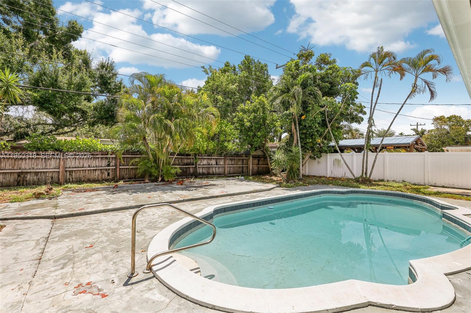 COUNTRY CLUB VILLAGE SEC - Residential