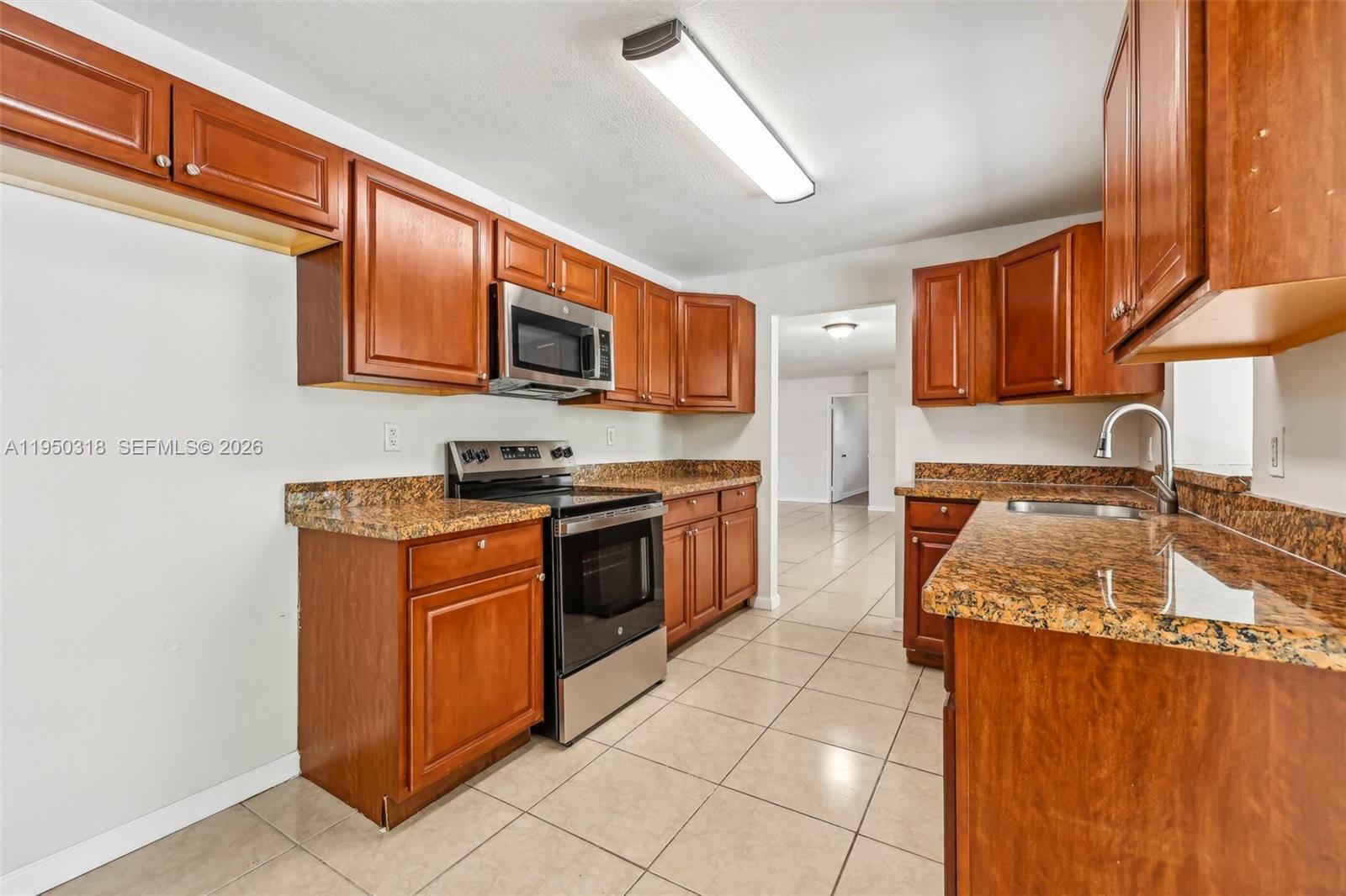 COUNTRY CLUB VILLAGE SEC - Residential