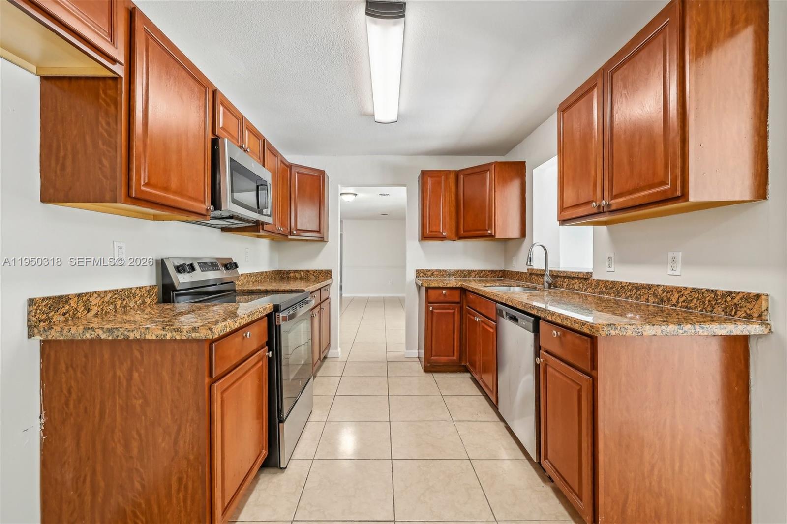 COUNTRY CLUB VILLAGE SEC - Residential